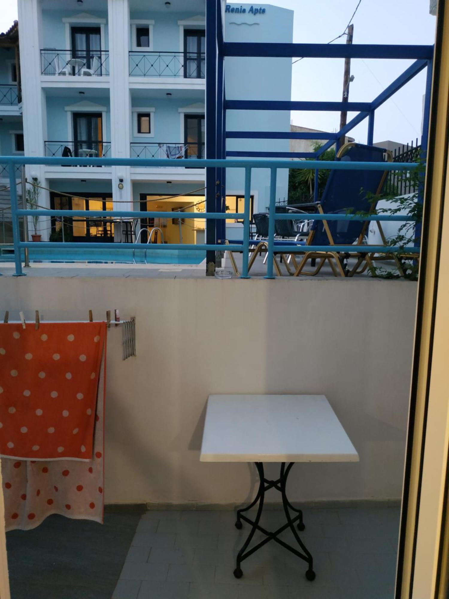 雷尼亚公寓酒店 阿齐亚·佩拉加 外观 照片